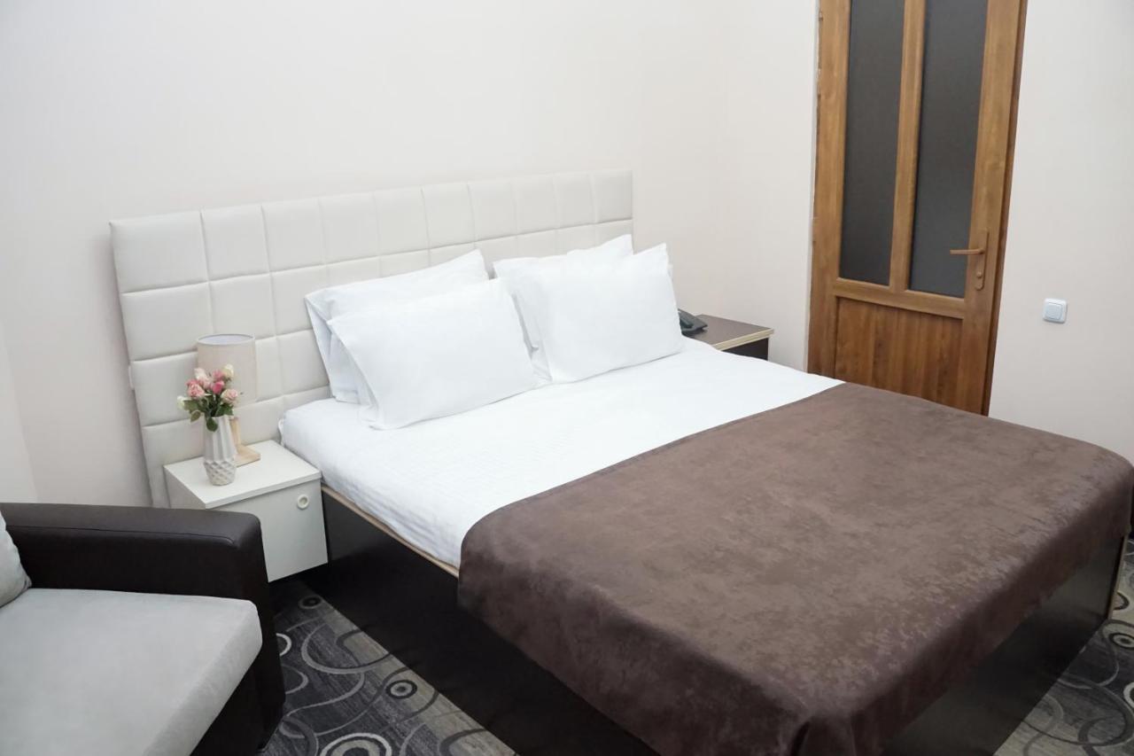 Nor Yerevan Hotel Kültér fotó